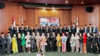 Pimpinan terpilih foto bersama anggota DPRD Kota Depok