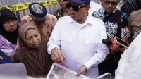 Turun Langsung ke Lokasi Penggusuran Klaster di Kabupaten Bekasi, Menteri Nusron Tegaskan Kehadiran Negara