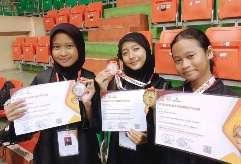 SMPN 9 Depok Sabet 3 Emas dari total 13 Medali di Ajang Silat Nasional 2025