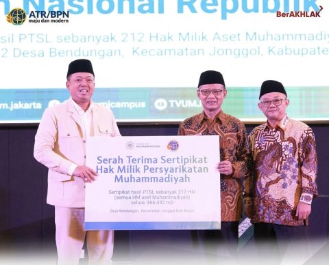 Menteri ATR/BPN Serahkan 212 Sertifikat Tanah Aset Muhammadiyah
