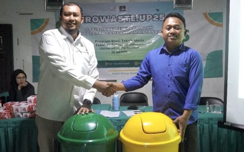 UPER Kembangkan Komposter Putar untuk Kelola Sampah Mandiri di Desa Barengkok