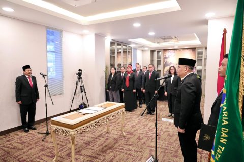 Wamen Ossy Dermawan Lantik Dosen STPN, Ingatkan Pentingnya Peran Pendidik