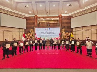 Menteri ATR/BPN Serahkan 36 Sertipikat di Bali, Dorong Potensi Ekonomi Tanah