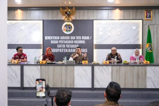 Kunjungi Banyumas, Wamen ATR Tekankan Peningkatan Kualitas Layanan