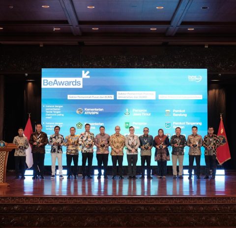 ATR/BPN Sabet Penghargaan Pemanfaatan Tanda Tangan Elektronik Paling Masif