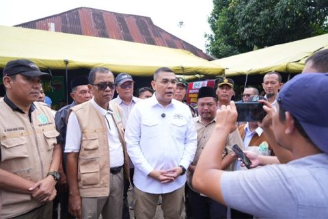 Wamen ATR/BPN Serahkan Bantuan dan Jamin Urusan Pertanahan Korban Bencana Tapanuli Selatan