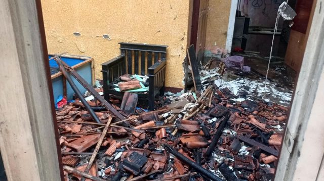 Diduga Korsleting Listrik, Rumah Warga di Sawangan Depok Terbakar