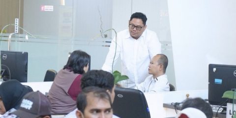 Pejabat Kantah Depok Cek Pelayanan Loket dan Dialog dengan Pemohon