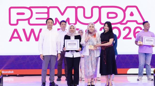 Tiga Mahasiswa UPER Raih Juara 1 Kompetisi Humas Nasional